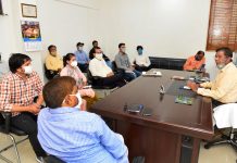 नगर तथा नागरिकों के हित में निगम के कार्यो में ओर अधिक गति लायें- झारिया