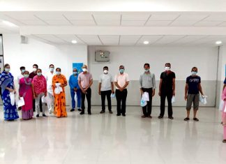 मेडिकल कॉलेज से स्वस्थ होकर 11 कोरोना योद्धा अपने घर पहुंचे