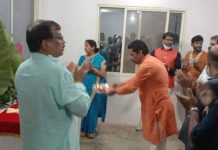 फरार भाजपा नेता दिखे सांसद गुमान सिंह डामोर के साथ, गणपति जी की आरती करते हुए, जानिए क्या है मामला…