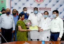 रतलाम जिले में पीएम सम्मान निधि के 1000 किसानों को 6 करोड़ से ज्यादा राशि के क्रेडिट कार्ड वितरित किए गए