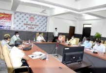 सभी एसडीएम होम आइसोलेट कोविड-मरीजों से वीडियो कॉल द्वारा बात करें