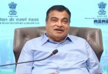 आठ यात्रियों तक के वाहनों के लिए छह एयरबैग अनिवार्य हैं – नितिन गडकरी