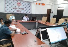 बाजना क्षेत्र में पटवारियों द्वारा किसी अन्य की भूमि पर किसी और का कब्जा बताने की सूचना पर कलेक्टर ने दिए एसडीएम को कार्रवाई के निर्देश