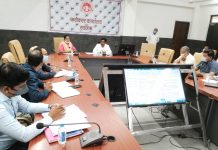 बैठक में अनुपस्थित 6 अधिकारियों की एक दिन की सैलरी कटेगी – कलेक्टर
