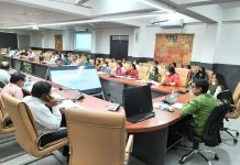 स्वास्थ्य सेवा प्रदायगी के लिए सेवा प्रदाता संवेदनशीलता एवं परिणामोन्मुख होकर कार्य करें – कलेक्टर कुमार पुरूषोत्तम