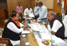 विधायक काश्यप ने विधानसभा अध्यक्ष को कुपोषण मुक्त अभियान की जानकारी दी