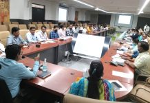 कलेक्टर ने कल्याणकारी योजनाओं के लक्ष्य 28 मार्च के पूर्व अर्जित करने के बैंकर्स को दिए निर्देश बैठक लेकर प्रगति की समीक्षा की
