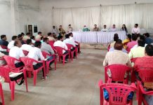 कलेक्टर सूर्यवंशी ने बाजना में पंचायत निर्वाचन के दृष्टिगत बैठक लेकर तैयारियों का लिया जायजा…