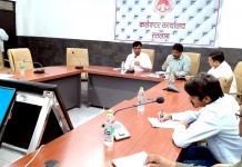 सेक्टर अधिकारी अपने क्षेत्र के मतदान केंद्रों की सभी व्यवस्थाएं पूर्ण करवाएं- कलेक्टर