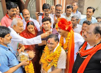 काश्यप व कोठारी की उपस्थिति में भाजपा के महाजनसम्पर्क में महापौर प्रत्याशी व पार्षद प्रत्याशी ने लिया आशीर्वाद…