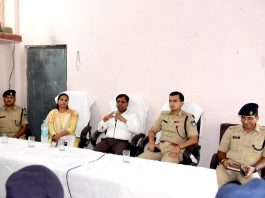 आलोट जनपद पंचायत में निर्वाचन तैयारियों के मद्देनजर कलेक्टर-एसपी आलोट पहुंचे