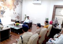 कलेक्टर सूर्यवंशी ने सीएम राइस स्कूलों के संचालन की समीक्षा की…
