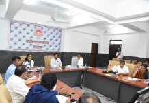 अधिकारी मूले पर नाराज हुए कलेक्टर नरेंद्र सूर्यवंशी, जानिए क्या है पूरा मामला…