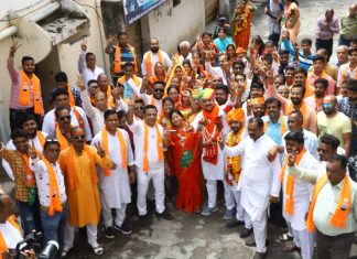 भाजपा द्वारा जन्म जयंती पर डॉ. मुखर्जी का स्मरण, भाजपा महापौर प्रत्याशी प्रहलाद पटेल ने किया पार्षद प्रत्याशियों के साथ सघन जनसंपर्क