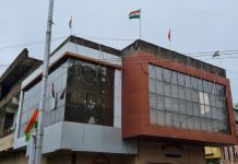 रतलाम प्रेस क्लब ने भी शान से तिरंगा लहराकर मनाया “आज़ादी का अमृत महोत्सव”