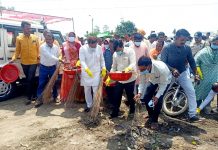 स्वच्छता एवं सेवा पखवाड़े के तहत जनप्रतिनिधि, अधिकारी, कर्मचारी व नागरिकों द्वारा किया गया श्रमदान…