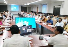 अधिकारियों द्वारा निराकरण नहीं करने पर कलेक्टर ने दी वार्निंग, जानिए क्या है पूरा मामला…