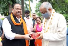 हार्टफुलनेस संस्था अध्यक्ष ‘‘दाजी’’ का विधायक चेतन्य काश्यप ने किया स्वागत…
