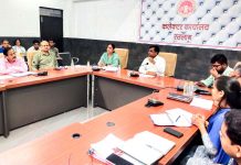 कार्ड क्यों नहीं बन रहेए बैठक में कलेक्टर हुए सख्त नाराज, बडावदा सीएमओ को किया निलंबित