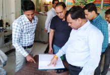कलेक्टर सूर्यवंशी ने जावरा तथा सैलाना में उर्वरक विक्रय का किया निरीक्षण…