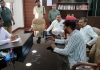 रतलाम जिले के आलोट में विधायक द्वारा खाद लुटवाने के मामला गरमाया, आज छह कांग्रेसी विधायक कलेक्टर को ज्ञापन देने गए, विधानसभा में बुलाने की धमकी..