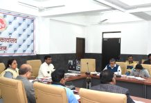 ठेकेदारों से खनिज रॉयल्टी वसूल नहीं करने वाले अधिकारियों को कलेक्टर ने चेताया…