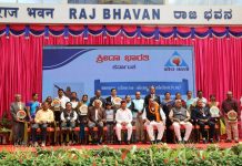 राष्ट्रीय एवं अंतराष्ट्रीय खिलाड़ियों के माता-पिता को बैंगलुरू में महामहीम राज्यपाल थावरचंद गहलोत द्वारा जीजा माता सम्मान से किया सम्मानित…