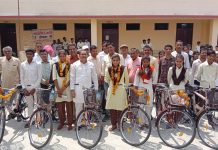 विधायक दिलीप मकवाना के माध्यम से साइकिल पाकर खिल उठे विद्यार्थियों के चेहरे…