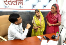 वृद्धा लीलाबाई के कमरे पर लगा अब उसका खुद का ताला, जनसुनवाई में आई वृद्धा की गुहार पर कलेक्टर सूर्यवंशी ने की मदद…