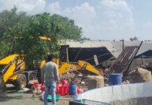 पिपलोदा थाना क्षेत्र के ग्राम बोरखेड़ा में हुए गोलीकांड के आरोपी का अवैध अतिक्रमण हटाया…