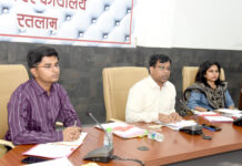लंबे समय से अधूरे पड़े कार्यो को लेकर अधिकारियों को शोकाज नोटिस….