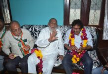 96 वर्ष के पहलवान ने दिया आशीर्वाद और 3 साल के बच्चे ने दादा को किया प्यार..
