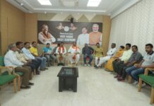 कैबिनेट मंत्री चेतन्य काश्यप ने 5 मंडल के 259 बूथों के त्रिदेव कार्यकर्ताओं की बैठक ली…