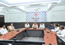 रतलाम में साड़ी क्लस्टर शीघ्र आकार लेगा, प्रदेश के सूक्ष्म, लघु, मध्यम उद्यम मंत्री चैतन्य काश्यप ने बैठक में क्लस्टर निर्माण की समीक्षा की…