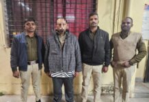 पवन चक्की प्रोजेक्ट में निवेश करने व लोन दिलाने के नाम पर 02 करोड़ 17 लाख रुपए की धोखाधड़ी कर विदेश फ़रार होने वाले आरोपी को रतलाम पुलिस ने किया गिरफ्तार